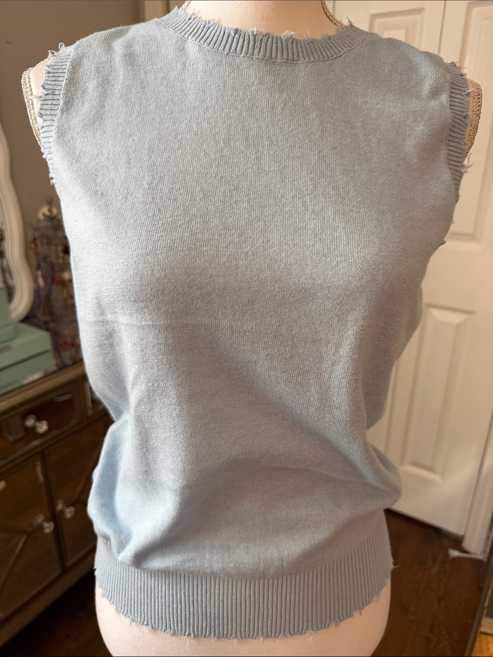 Elan Cashmere & Cotton Sleeveless Distressed Rib Trim Knit Top - Baby Blue M ❤️